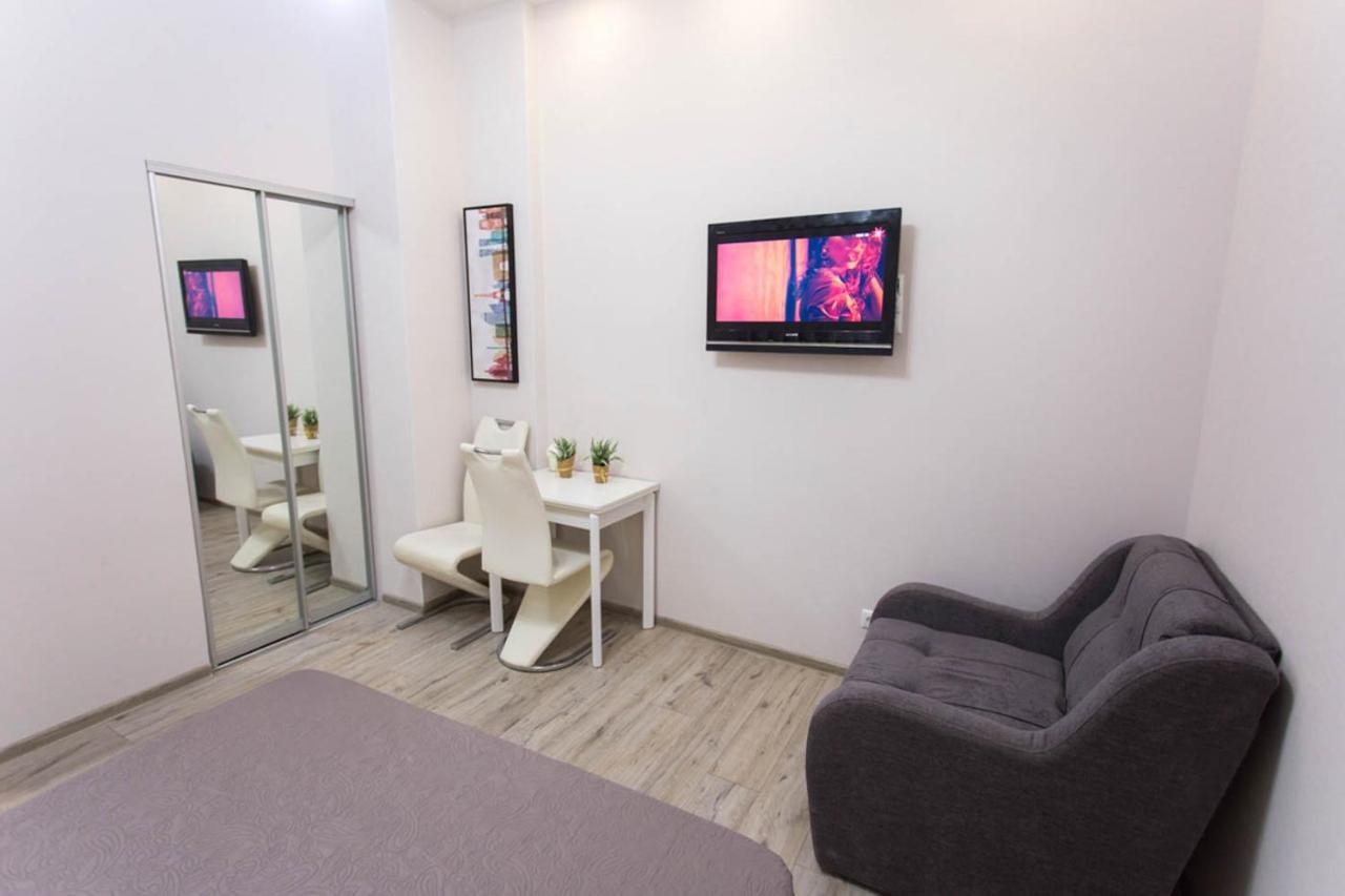 Modern Apartments In The Centre - Kuznechna Str. 26/4 خاركيف المظهر الخارجي الصورة